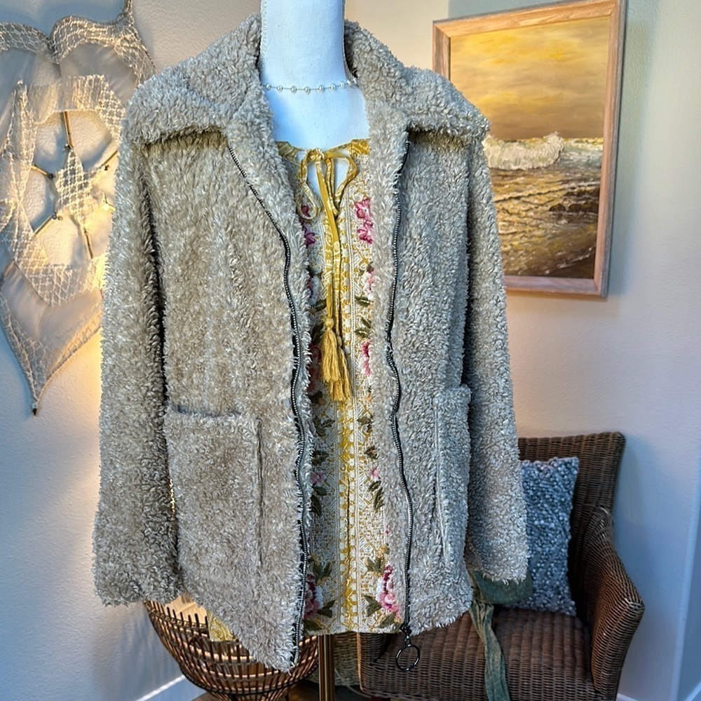 Steve Madden teddy bear jacket zip front jacket. - Picture 2 of 9